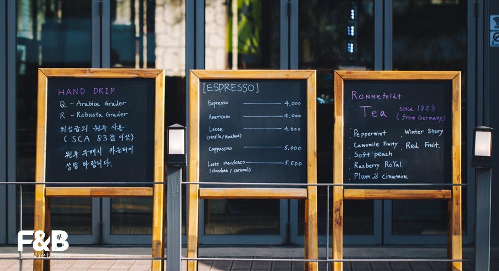 setup quán cà phê với menu