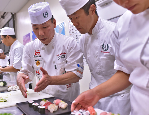 bi mat dau bep sushi