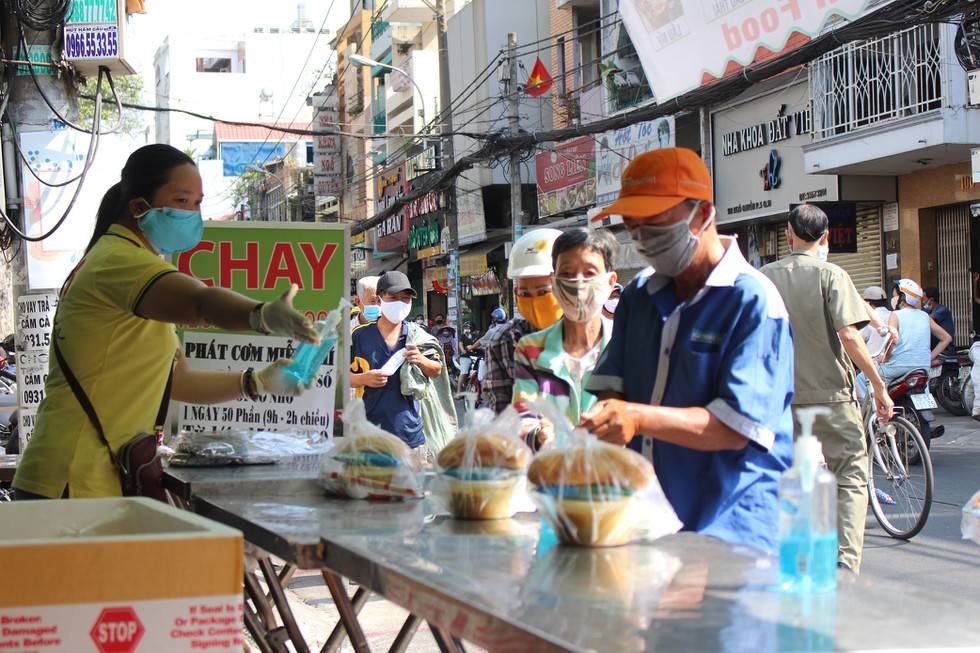 lam thuong hieu cho quan an noho