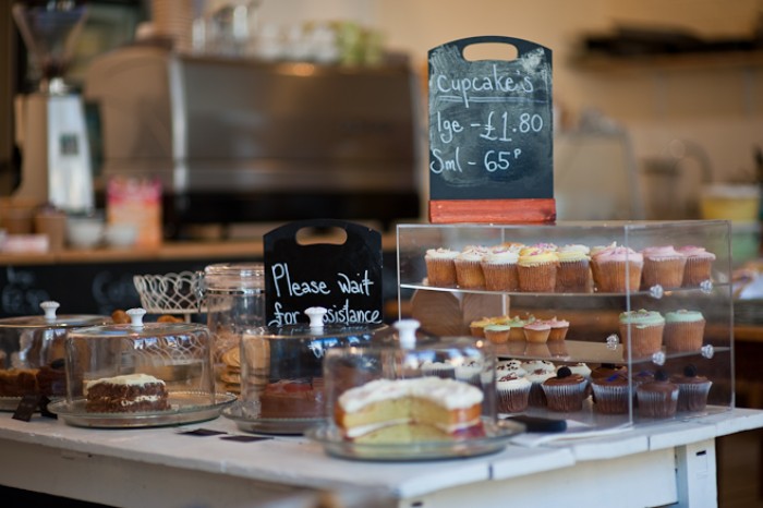 kinh nghiệm mở quán cafe bánh ngọt