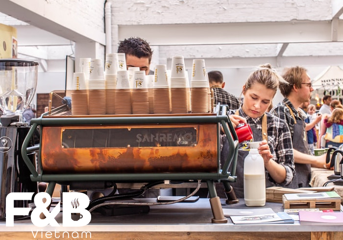 Đầu tư vào chất lượng dịch vụ khi mở quán cafe