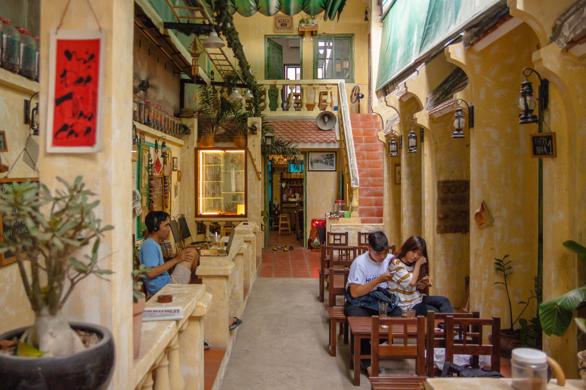 Có nên mở quán cafe trong hẻm