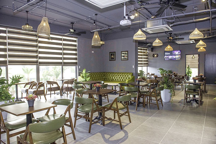 Nội Thất Đơn Giản Của Quán Cafe Cho Dân Văn Phòng