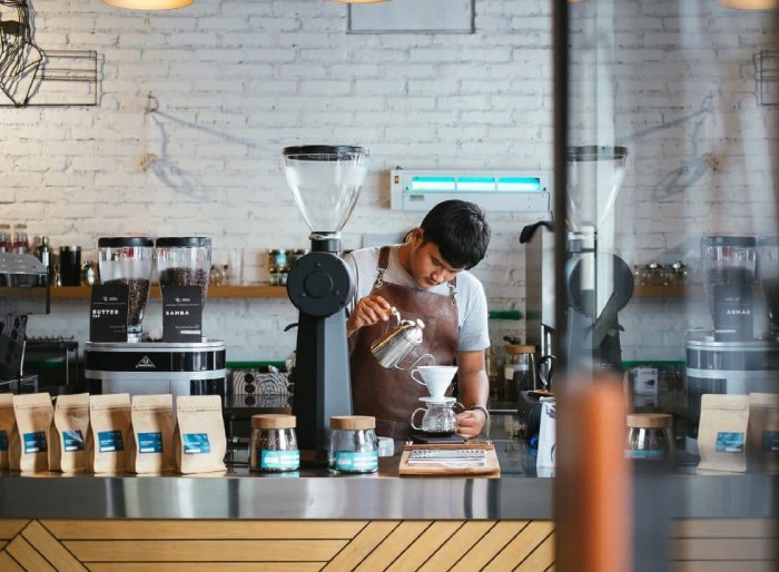 kinh nghiệm mở quán cà phê rang xay