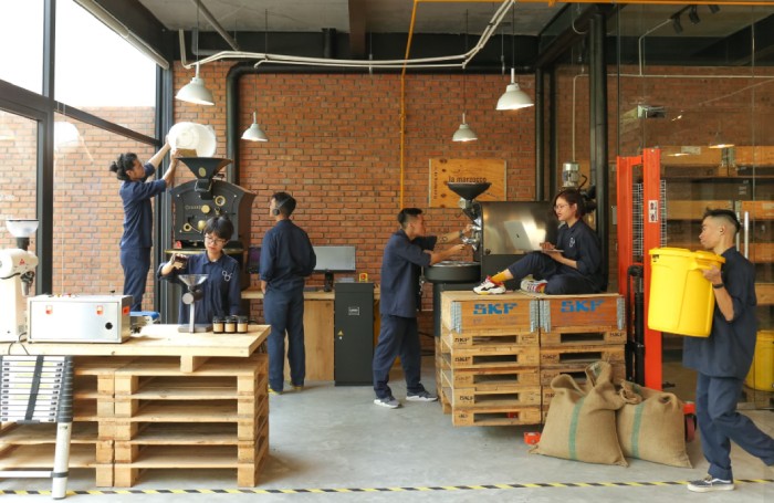 kinh nghiệm mở quán cà phê rang xay