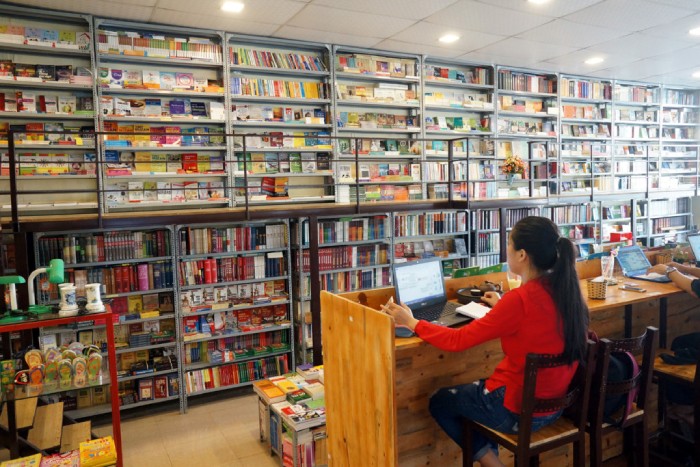 kinh nghiệm mở quán cafe sách