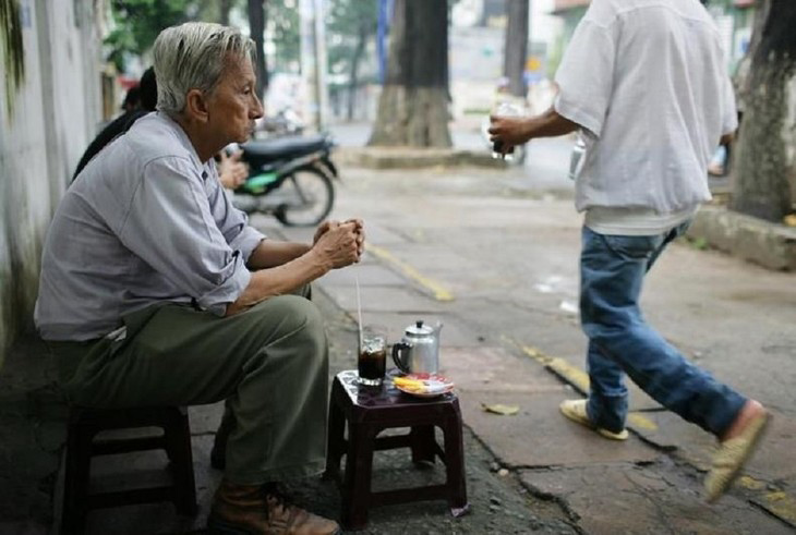 Mô Hình Cafe Vỉa Hè