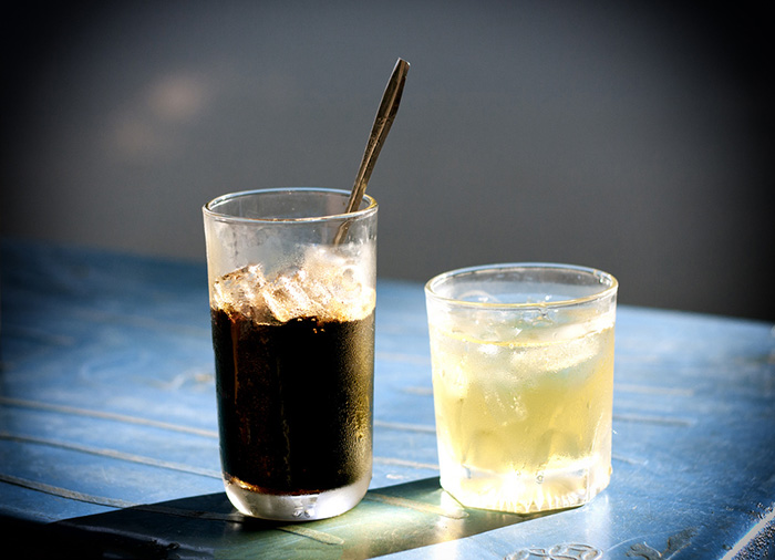 Phục Vụ Thêm Nước Lọc Khi Mở Quán Cafe 20 Triệu