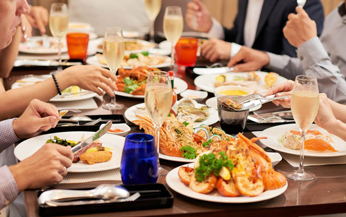Xác Định Đối Tựong Khách Hàng Mục Tiêu Nhà Hàng Hải Sản