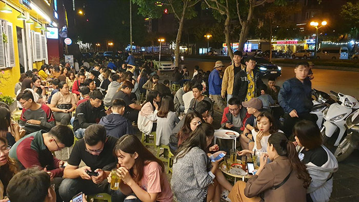 Khách Hàng Mục Tiêu Quán Trà Sữa Vỉa Hè
