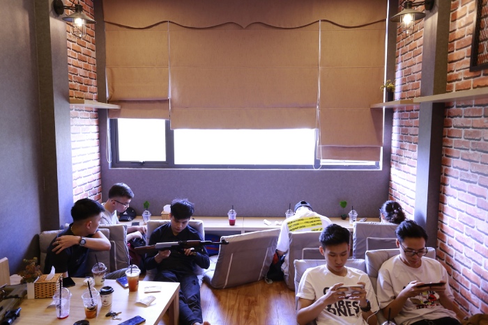 Không Gian Quán Cafe Game Mobile