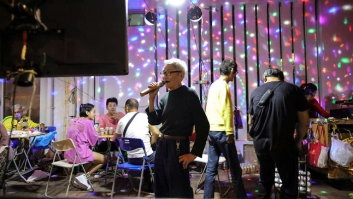 Mở quán cafe karaoke