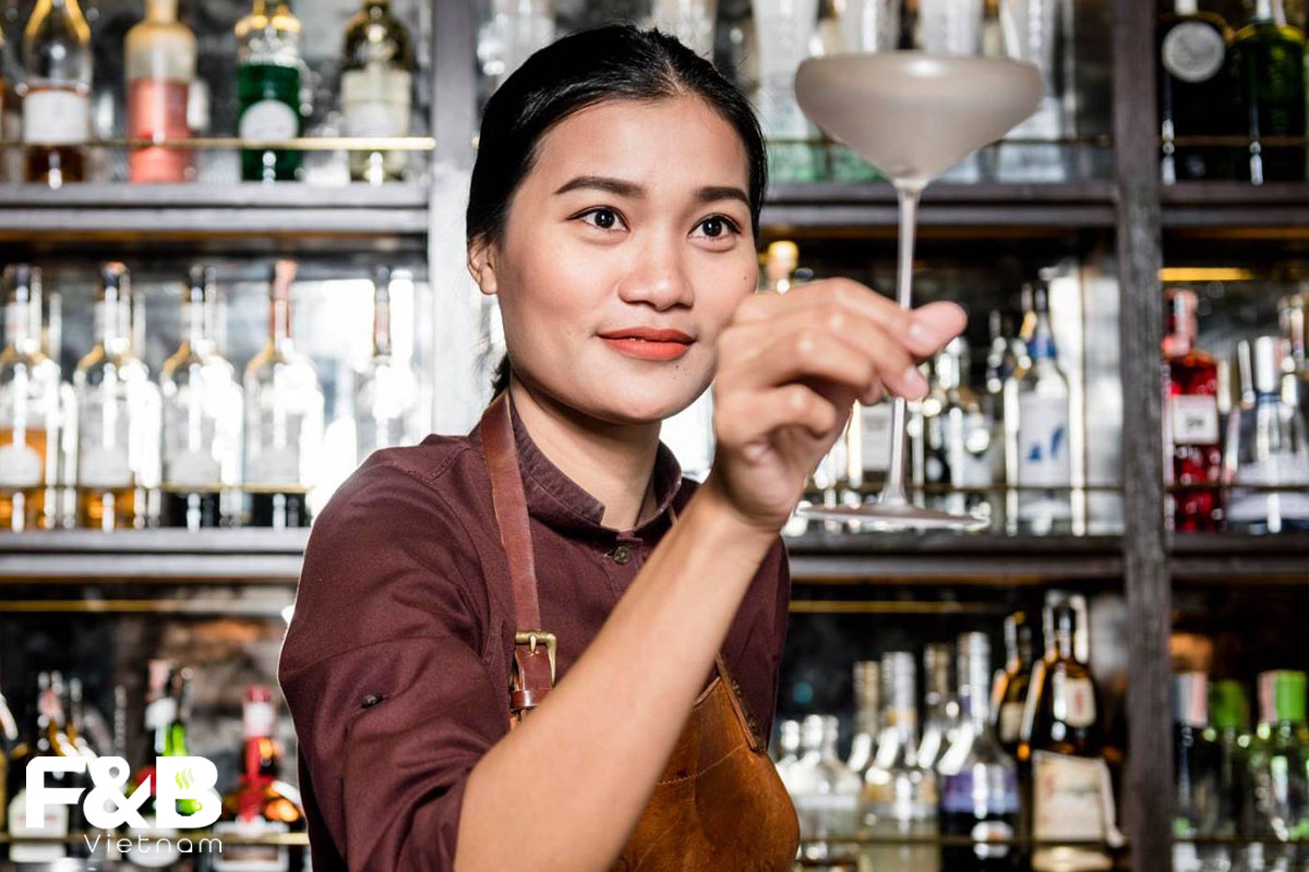 2Những Vấn Đề Chỉ Bartender Nữ Mới Hiểu Được