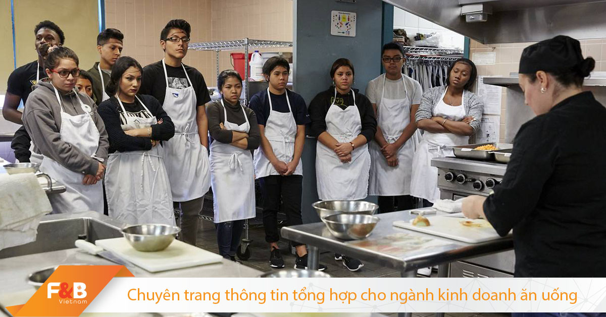 Các Chủ Quán Có Nên Đầu Tư Cho Việc Đào Tạo Nhân Viên