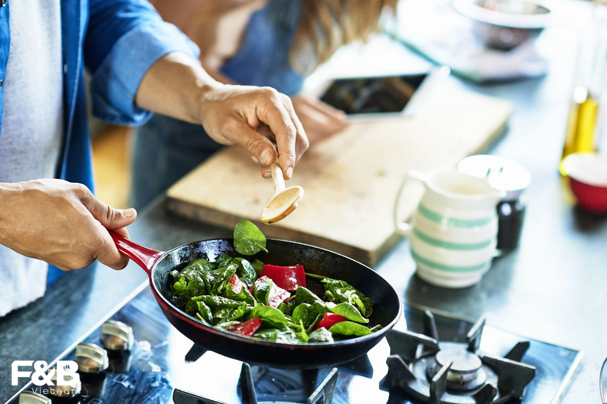 Đầu Bếp Chuyên Nghiệp Chỉ Ra Những Sai Lầm Mọi Người Thường Mắc Phải Khi Nấu Ăn