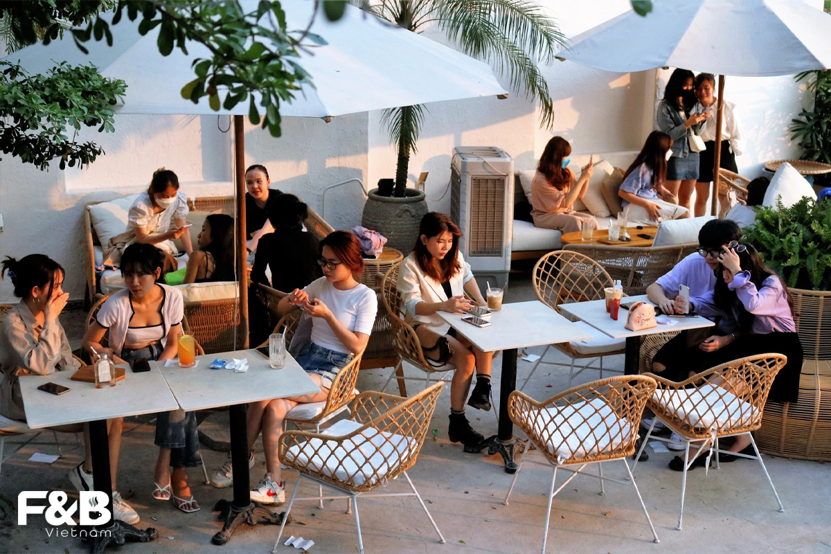 Vì Sao Khách Hàng Thường Không Quay Lại Những Quán Cà Phê Check-in "Sống Ảo"?