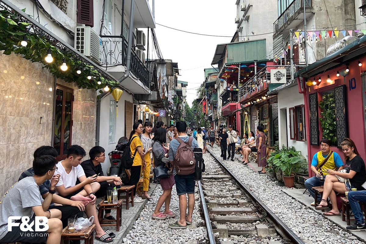 Vì Sao Khách Hàng Thường Không Quay Lại Những Quán Cà Phê Check-in "Sống Ảo"?
