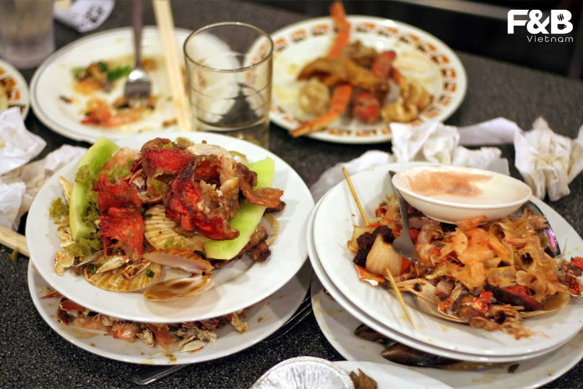 Kinh Doanh Buffet: Phụ Thu Đồ Ăn Thừa Lại Thành Kẽ Hở Ăn Chặn Tiền Của Khách