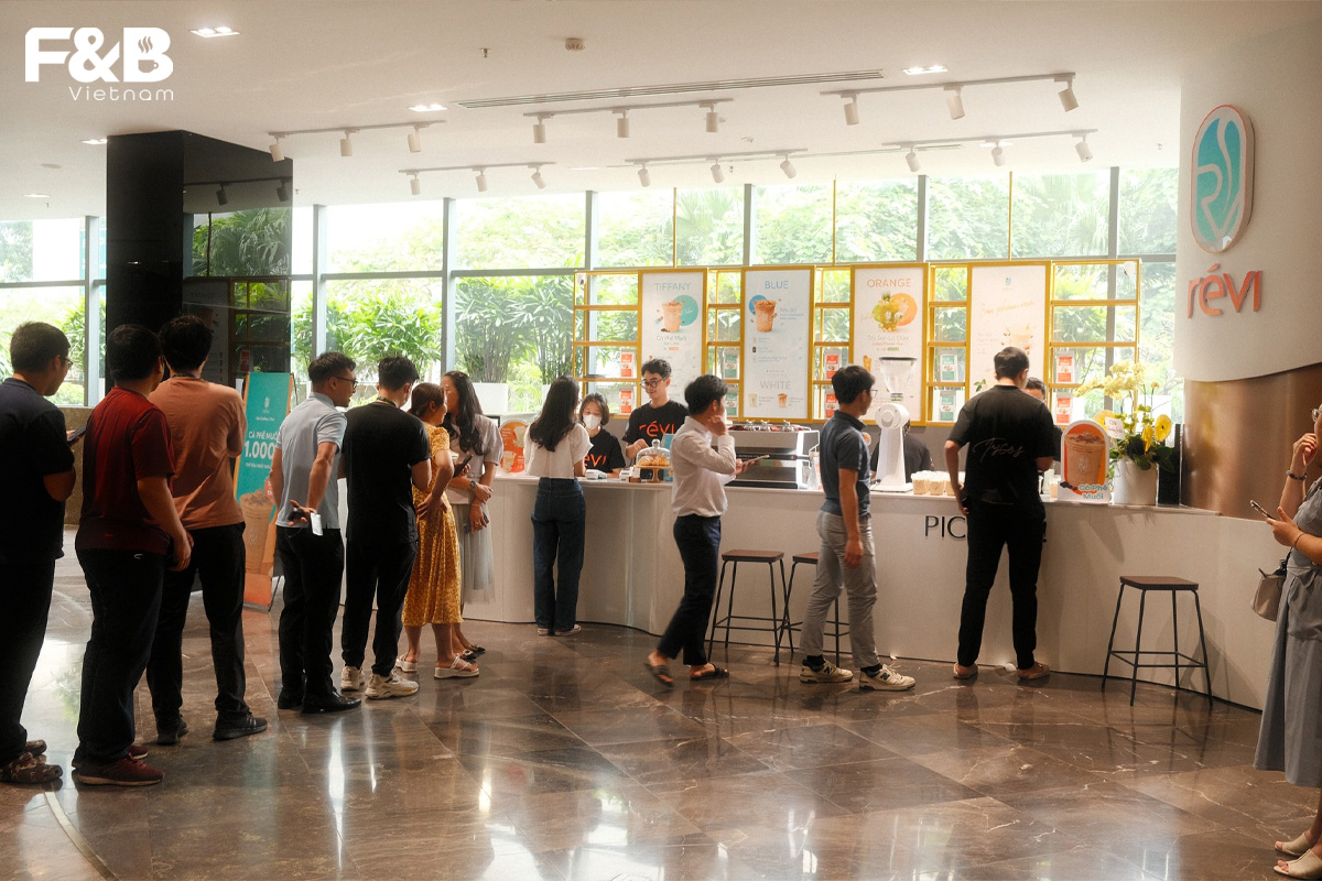 "Rời Bỏ" Dịch Vụ Giao Hàng, Cựu Ceo Goviet "Lấn Sân" Sang Kinh Doanh Cà Phê, Vừa Mở Thương Hiệu Révi Coffee & Tea Đã Khai Trương Hàng Loạt Cửa Hàng